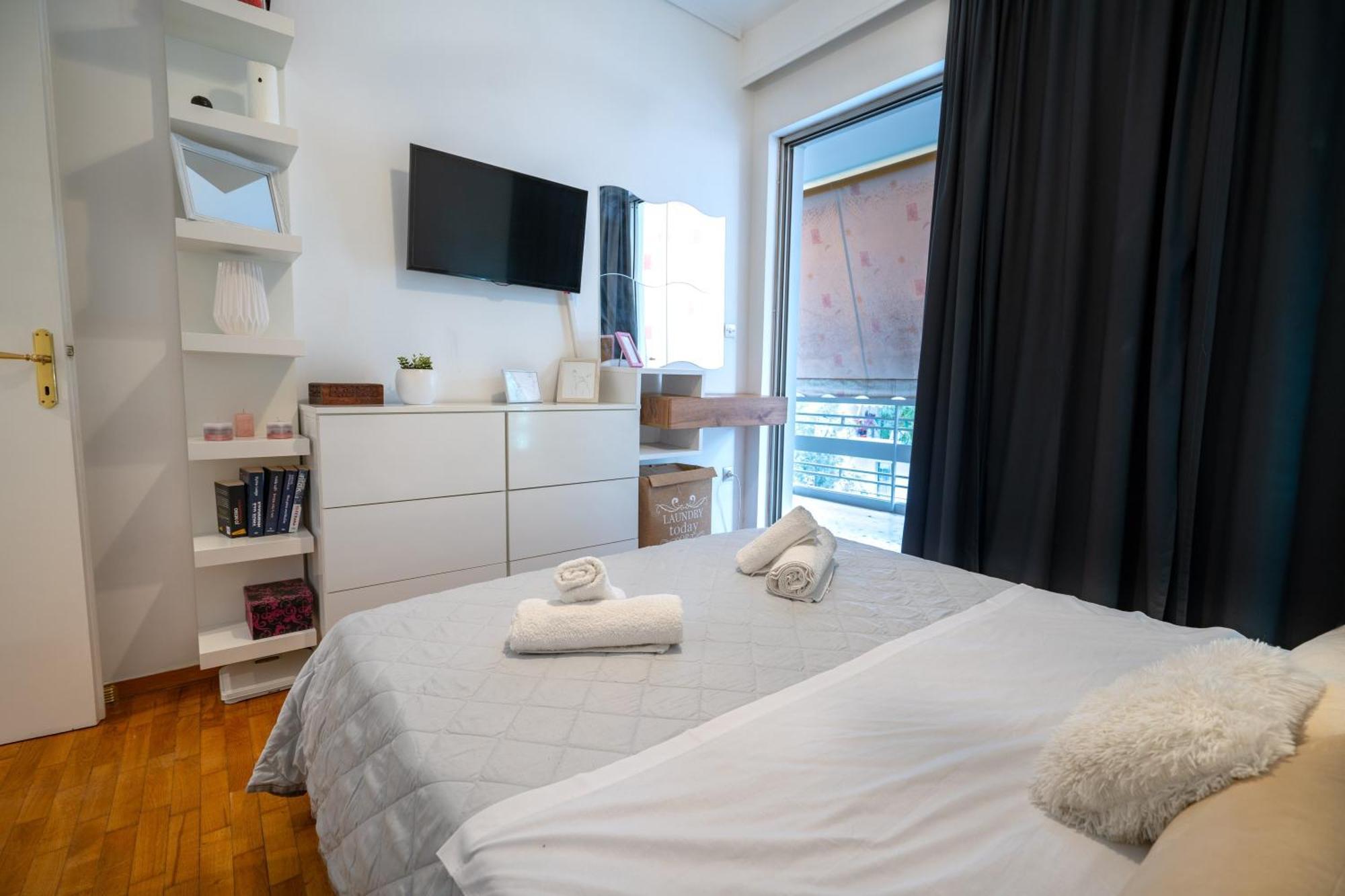 Neo Irakleio Train St. 1 Bedrm 4 Pers. Apartment *