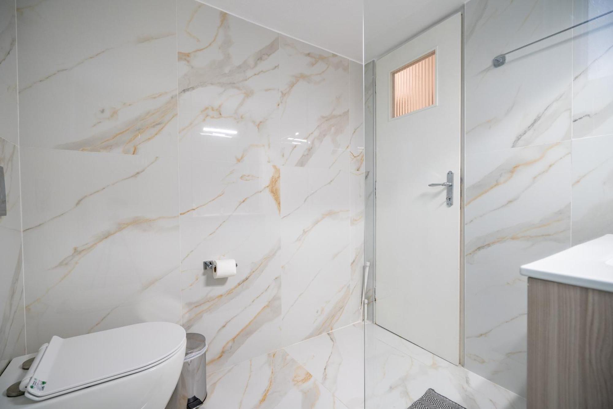 Neo Irakleio Train St. 1 Bedrm 4 Pers. Apartament *