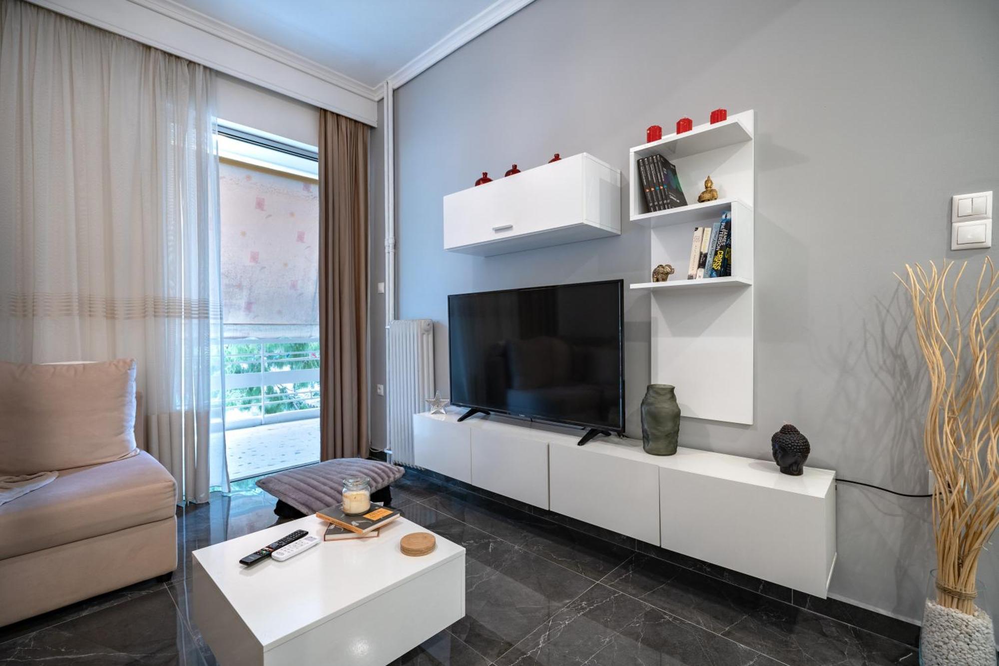 Neo Irakleio Train St. 1 Bedrm 4 Pers. Apartment *